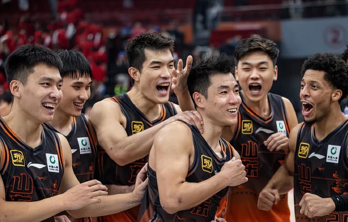 关于吉林男篮季中集训，力求打破季后赛难题的信息