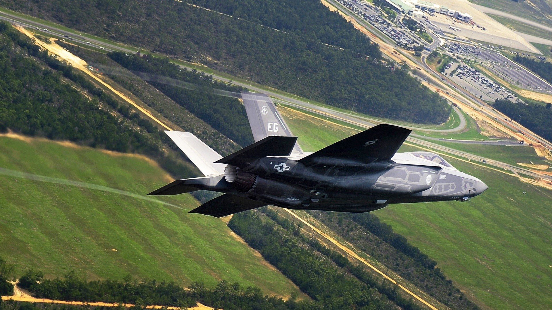 《高校电竞队伍崭露头角:校园赛火爆开启》,电竞高校yy