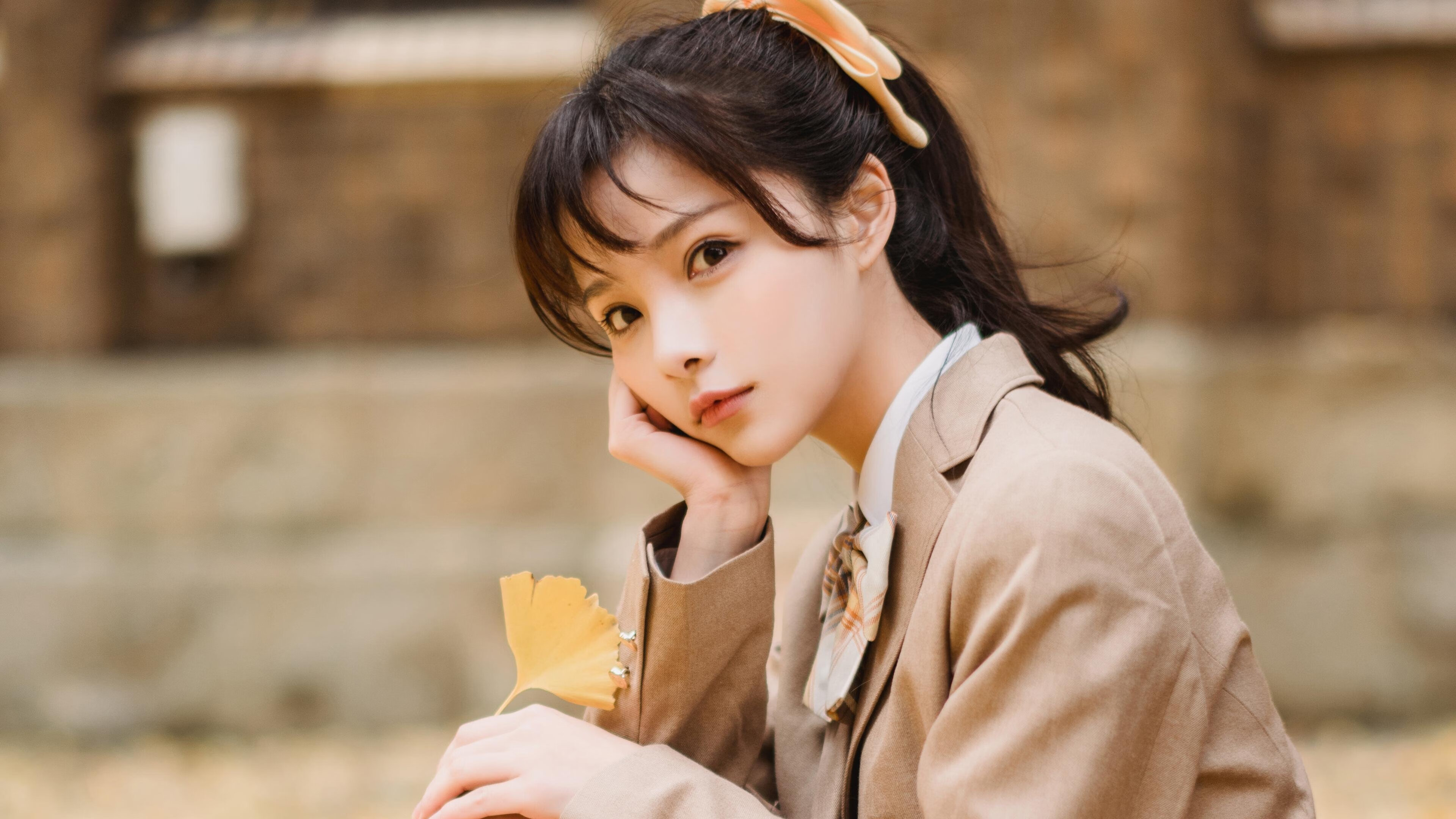 在男双决赛中，王楚钦与樊振东以4-0战胜韩国组合，助力中国队实现男双项目的三连冠。