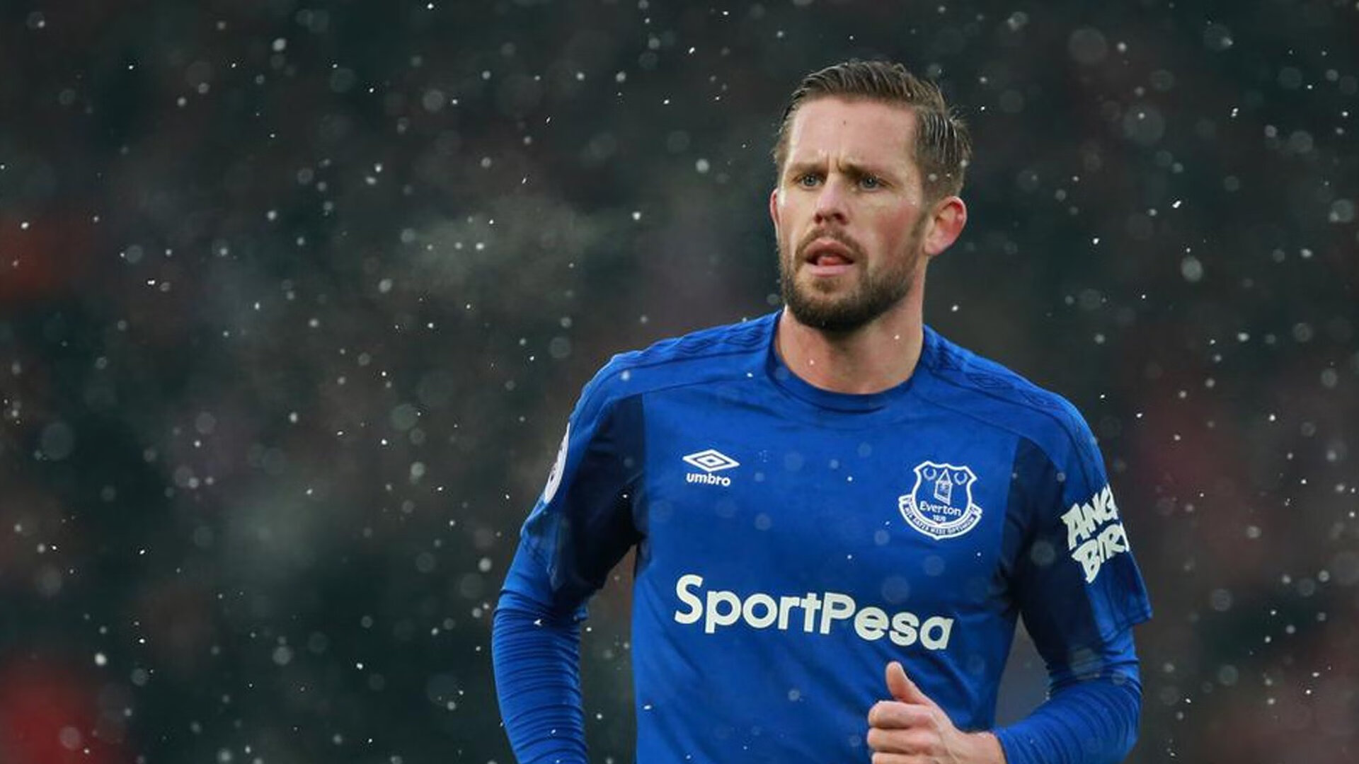 特斯·冯·迪克：展现中场指挥官风采，主宰比赛节奏，冯·迪特里施